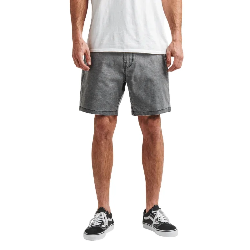 Porter Wash 17" Shorts In Washed Black